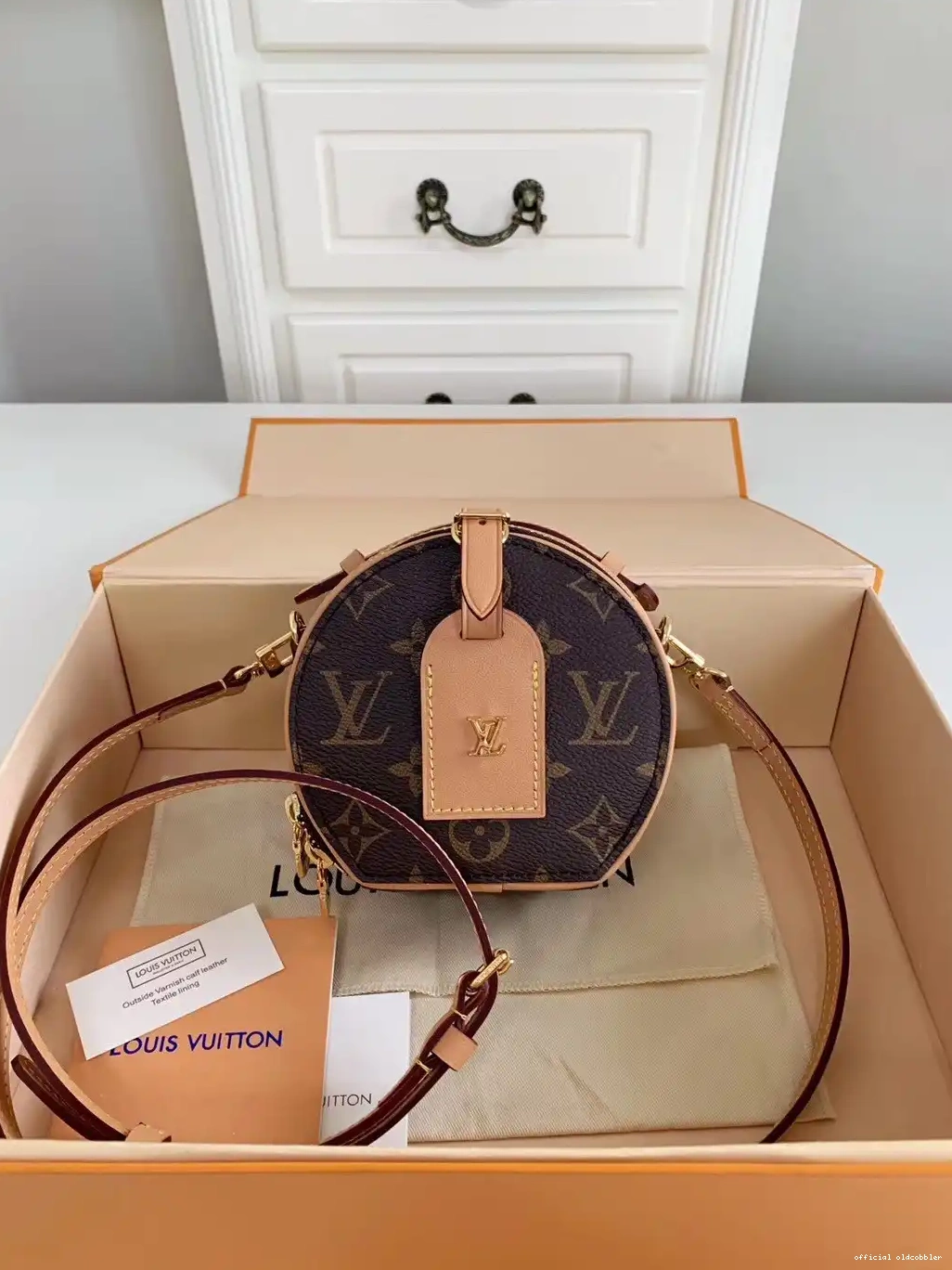Official oldcobbler CHAPEAU BOITE LOUIS MINI VUITTON 0519